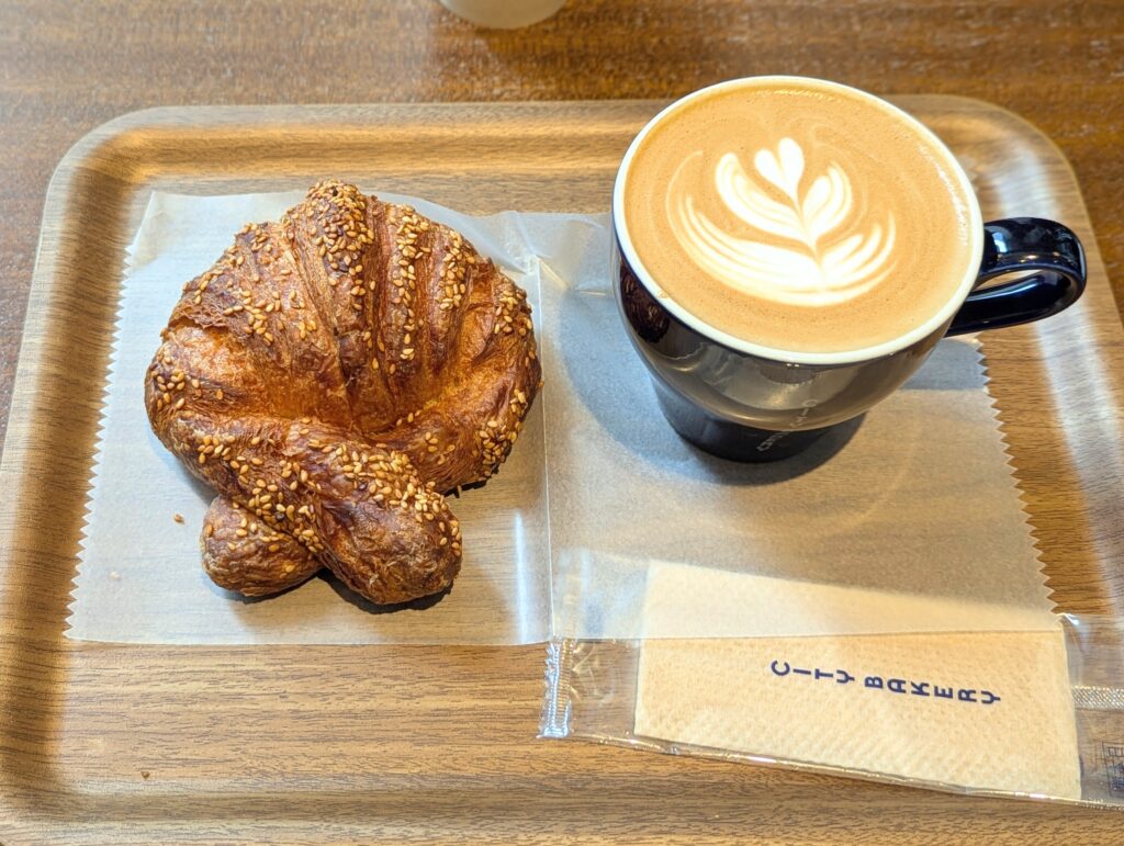 シティベーカリー、プレッツェルクロワッサン (1)