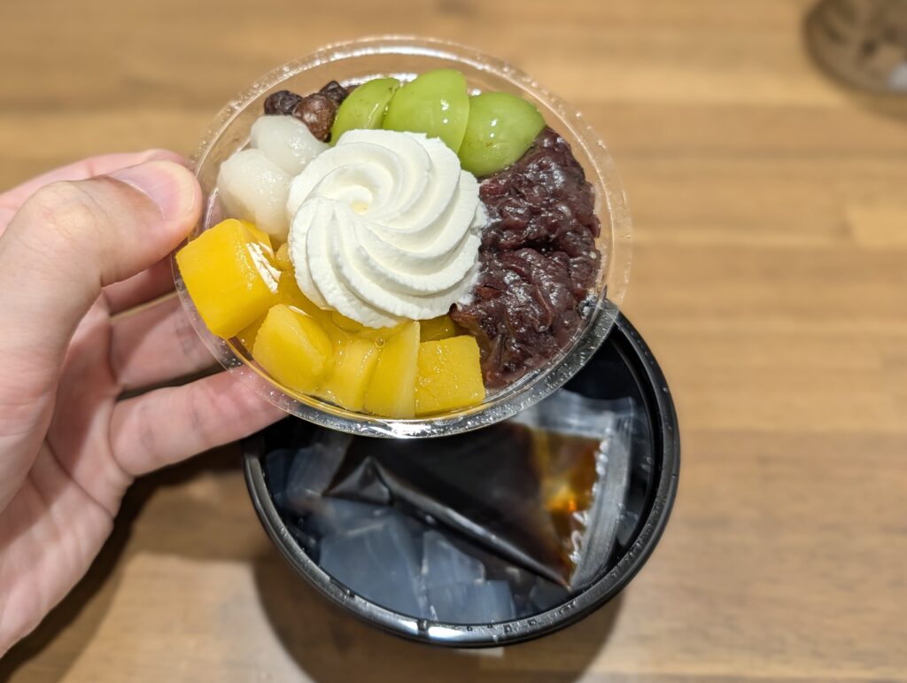 シャトレーゼ、シャインマスカットのクリームあんみつ (10)